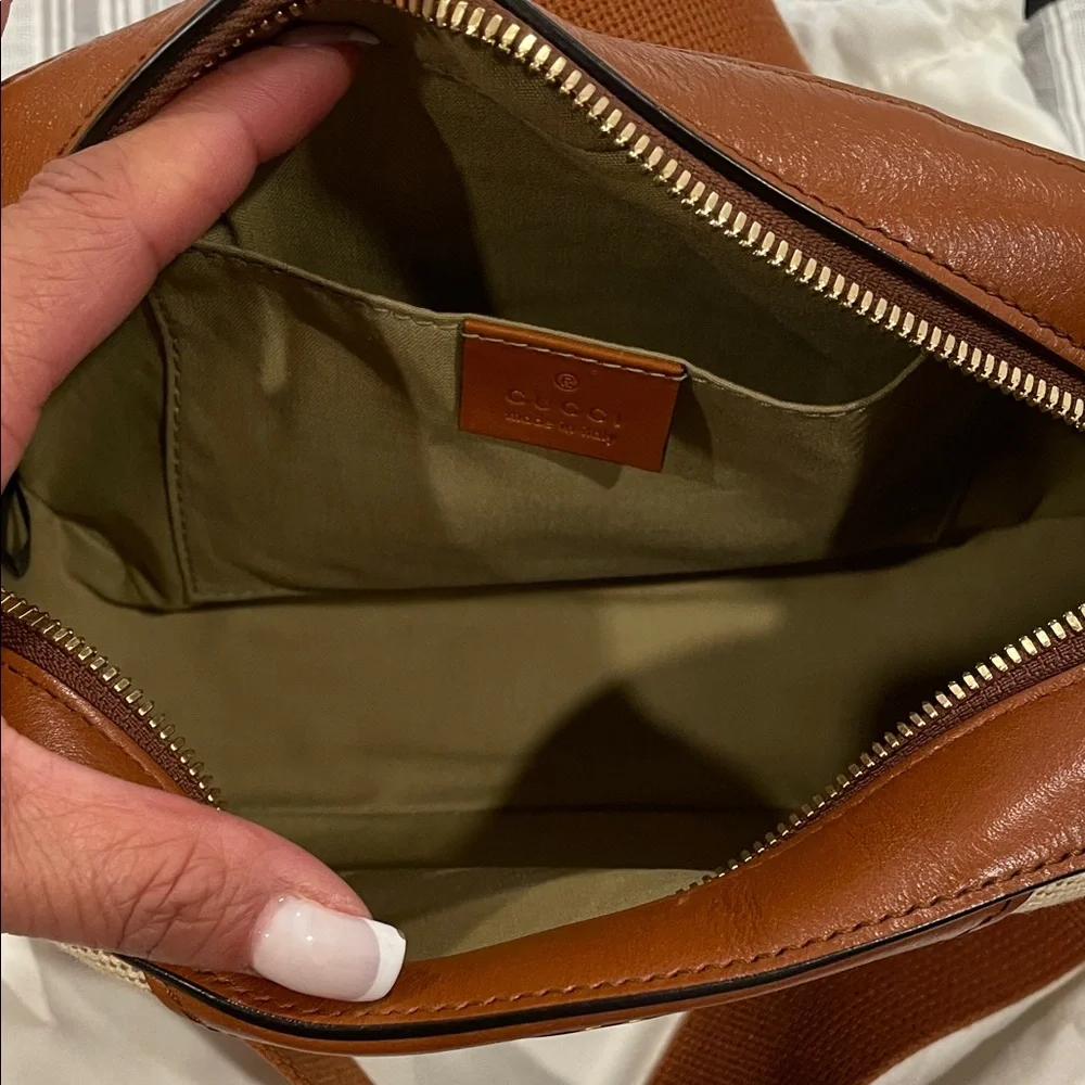 Gucci Canvas Messenger Bag - Picture 6 of 12